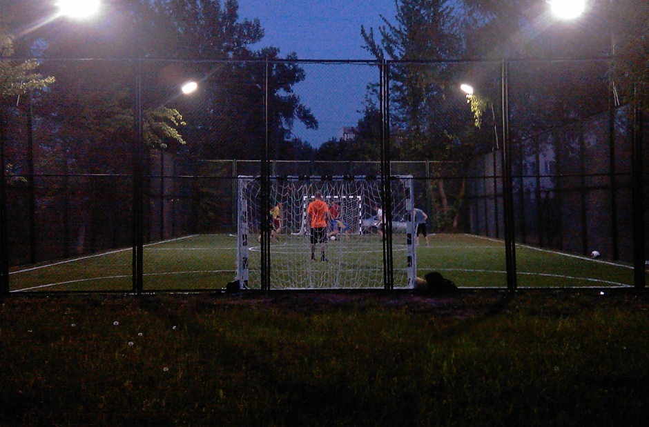 ОСВЕЩЕНИЕ МИНИ-ФУТБОЛЬНОГО ПОЛЯ