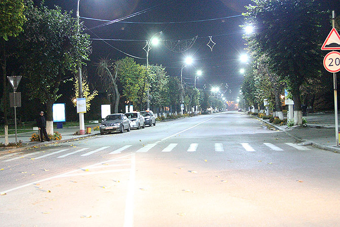 ПРОВЕДЕНА РЕКОНСТРУКЦИЯ СИСТЕМЫ ОСВЕЩЕНИЯ В НОВОГРАД-ВОЛЫНСКОМ