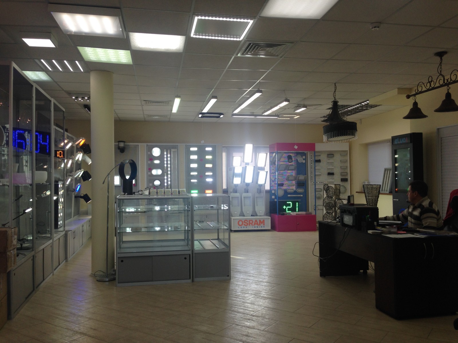 ОТКРЫТИЕ МАГАЗИНА «ЭЛЕКТРОННЫЙ СВЕТ»  НА ПЕТРОПАВЛОВСКОЙ БОРЩАГОВКЕ